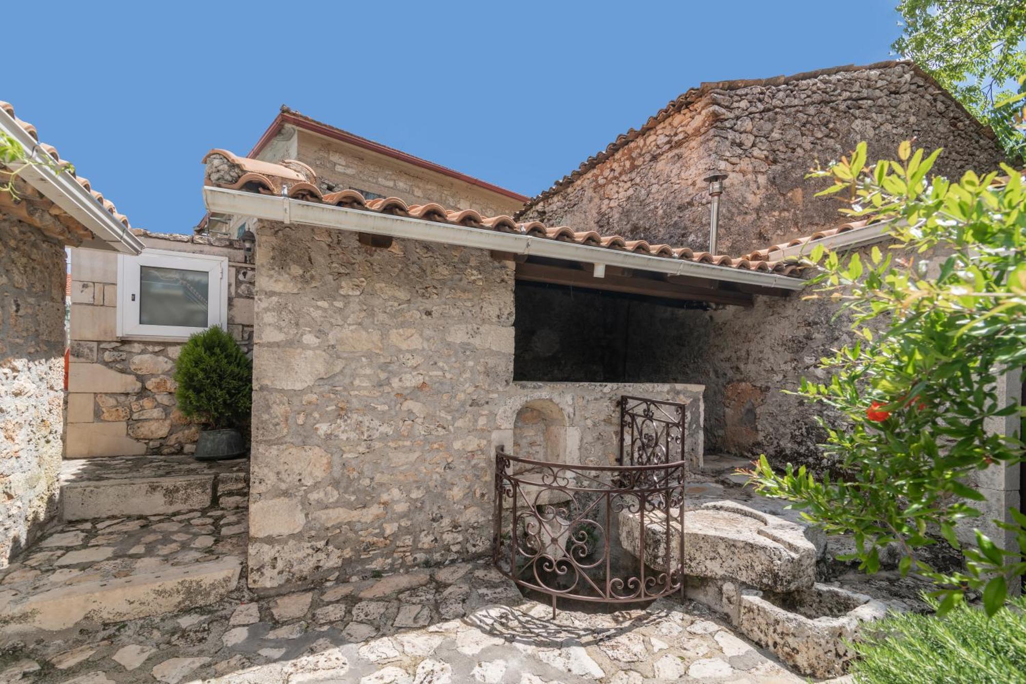 Villa Callisto- Elegant Restored Villa With Pool Yírion Exterior foto
